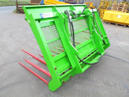Silage forks and buck rakes from Murray Machinery for 2017.