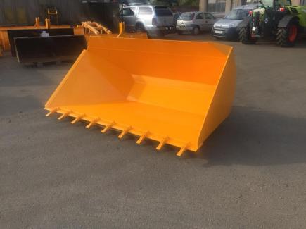 8ft Side Tipping Bucket