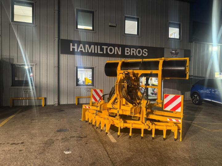 3m - Full spec grader including compactor roller