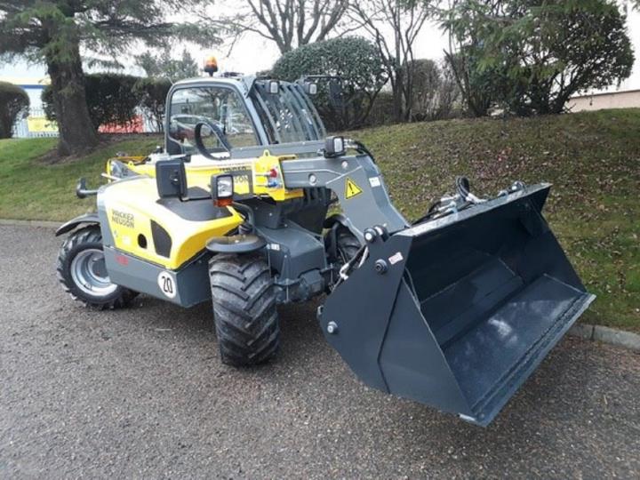 4 in 1 Bucket for a Wacker Neuson TH412