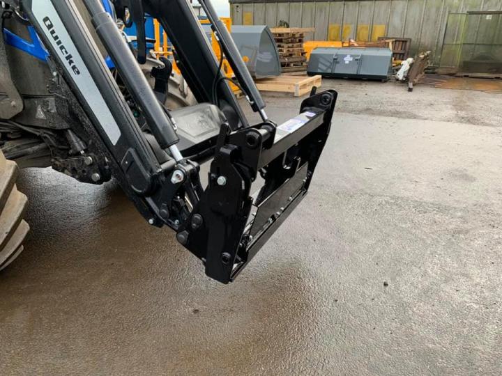 Quicke to JCB Q-Fit Quick Hitch Adaptor