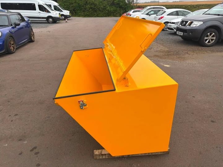 Fallen Stock Bucket with Manitou brackets