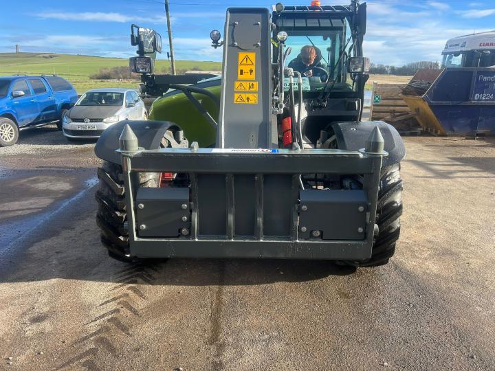 Claas Scorpion 738 to pin and cone c/w hydraulic locking