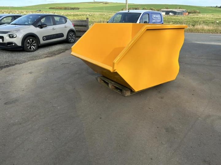 2.5 cub.m Skip bucket with Merlo brackets