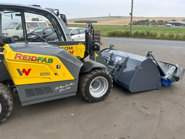 1 cub.m bucket for wood chip with Wacker Neuson Hooks
