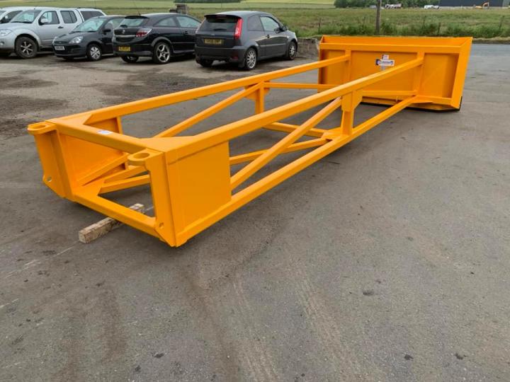 5m Grain Pusher c/w Pin and Cone Brackets