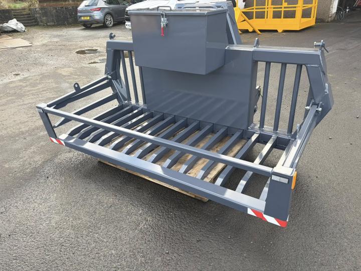 2.4m wide HD Hydraulic Tipping Stone Fork