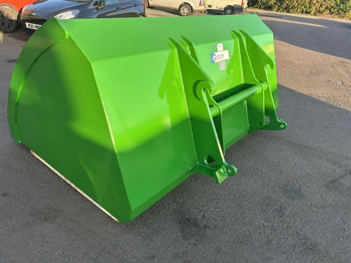 8ft wide, 3.3 cub.m Grain Bucket c/w Manitou and JCB Q-Fit brackets