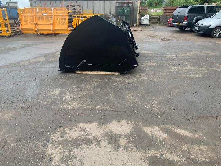 3.5 ton Hi-Tip Grain Bucket for JCB loading shovel