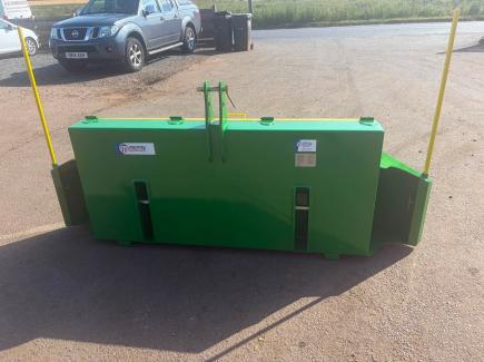 Weight box - recessed mounting points and corner marker poles