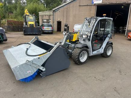 1 cub.m bucket for wood chip with Wacker Neuson Hooks