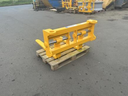 4 ton Pallet Forks with floating forks and pin and cone brackets