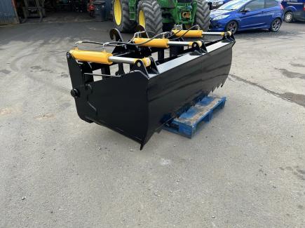 7ft 1” 3 ram shear grab - Fitted with 40mm Hardox tines and made to fit JCB tool carrier