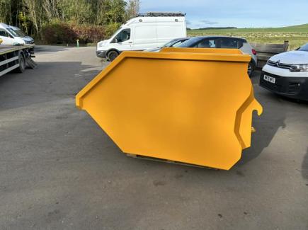 2.5 cub.m Skip bucket with Merlo brackets