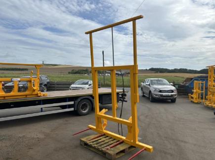 2m high Bale Spike with hydraulic adjustable goal post