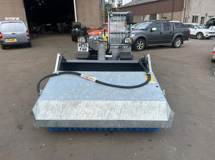 1 cub.m bucket for wood chip with Wacker Neuson Hooks