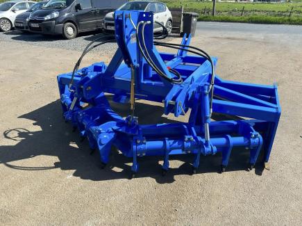 2.5m Gravel Road Grader with ripper teeth in New Holland Blue