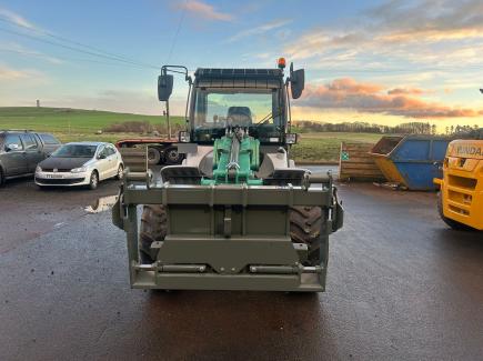 Kramer 35.8T to pick up JCB Q-Fit and hydraulic locking