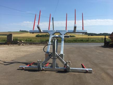 Heavy duty bale transporter with 3 point linkage brackets