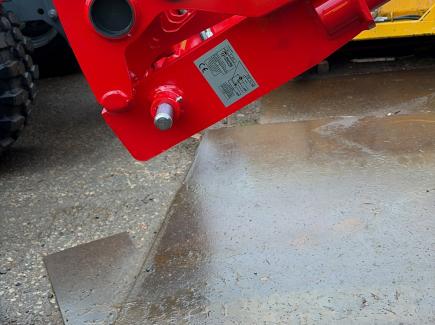 Quicke loader to be converted to pin and cone with hydraulic locking