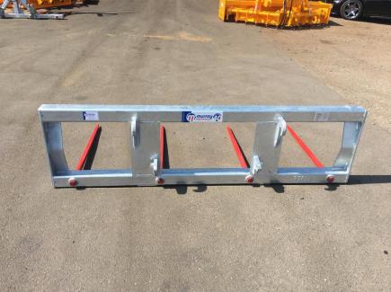 Heavy duty double bale spike with Euro brackets