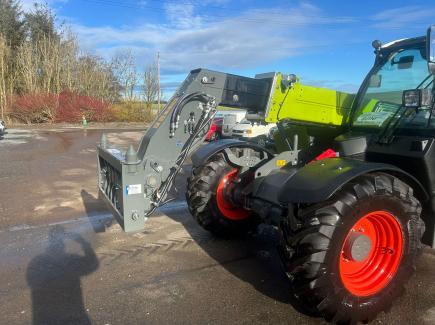 Claas Scorpion 738 to pin and cone c/w hydraulic locking