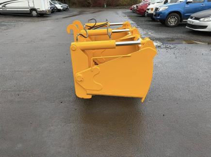 6ft 5” 3 ram shear grab with JCB tool carrier brackets