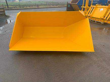 Side Tipping Bucket c/w JCB Q-Fit Brackets