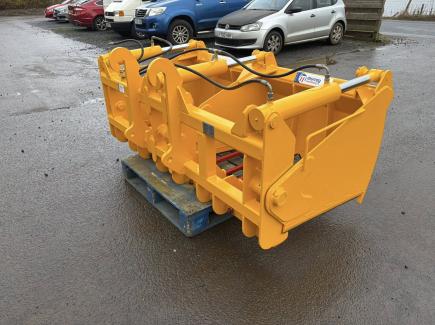 6ft 5” 3 ram shear grab with JCB tool carrier brackets