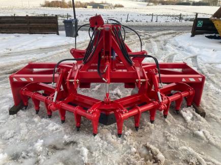 Full spec (except the roller) gravel road grader 