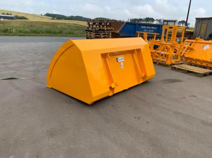 3.3 cub.m. Grain Bucket with recessed hooks