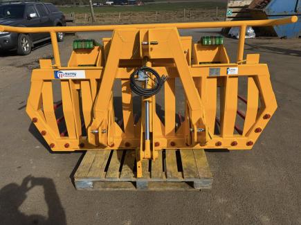 6' 6 tipping stone fork with weight frame for JD wafer weights and tool box