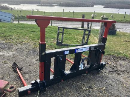 HD Fold Up Double Bale Spike with Euro brackets and adjustable goal post