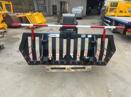 6' 6” Stone Fork with 18 tines c/w 3 point linkage and cone and pin brackets and weight frame to carry New Holland curved weights