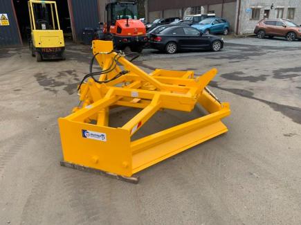 Grader with new hose protectors