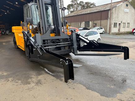 Pipe Stabilising Clamp for 16 ton Hyundai