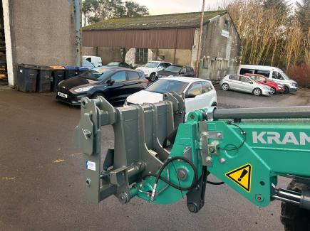 Kramer 35.8T to pick up JCB Q-Fit and hydraulic locking