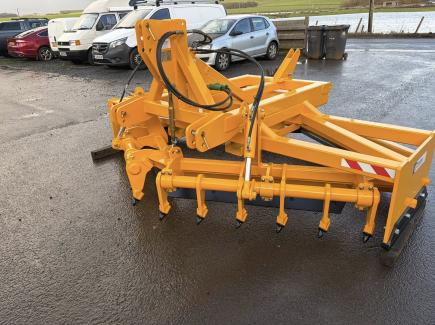 3m Gravel Road Grader with ripper teeth, bolt on Hardox and side plates