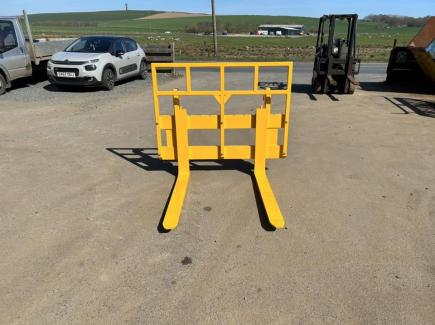 4 ton Pallet Fork with top guard