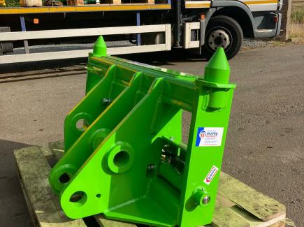 Merlo TF 42.7 tier 5 to Pin and Cone Quick Hitch Adaptor