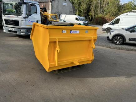 2.5 cub.m Skip bucket with Merlo brackets