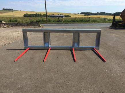 Heavy duty double bale spike with Euro brackets