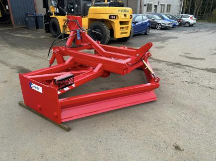 3m Grader with ripper teeth - MF red