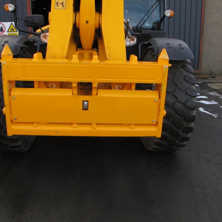 JCB 5650 - Pin & Cone Quick Hitch Adapter