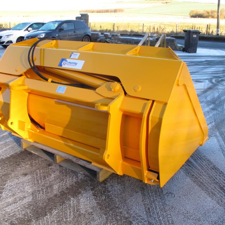 Side Tipping Bucket c/w Chute Extension