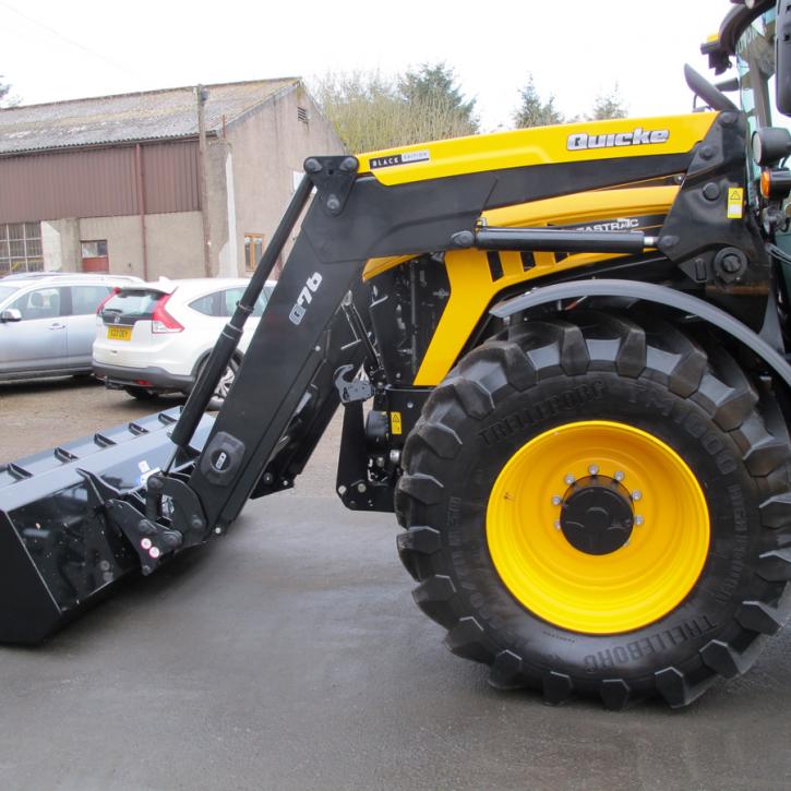 JCB Fast Trac with Quicke Loader - General Purpose Bucket