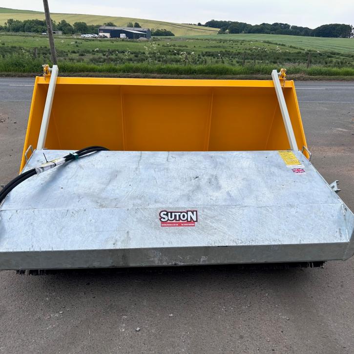 8' grain bucket  with pin and cone brackets and with bucket brush