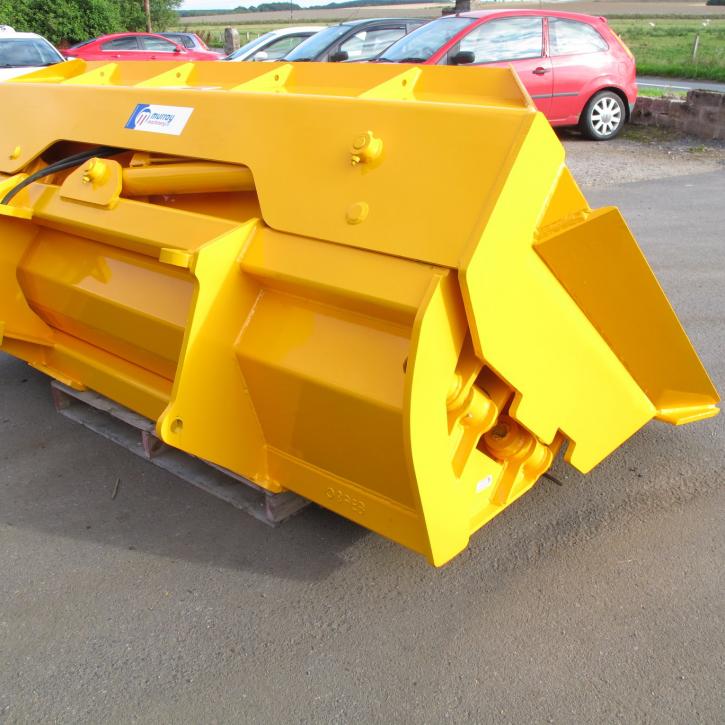 8ft wide Side Tipping Bucket with bucket teeth and pin and cone