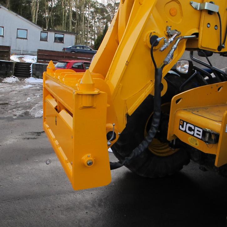 JCB 5650 - Pin & Cone Quick Hitch Adapter