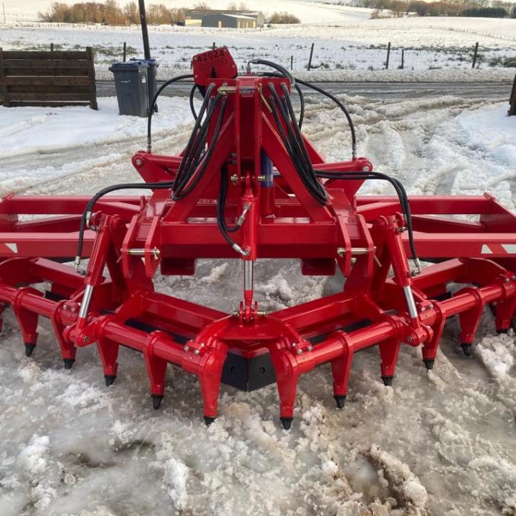 Full spec (except the roller) gravel road grader 